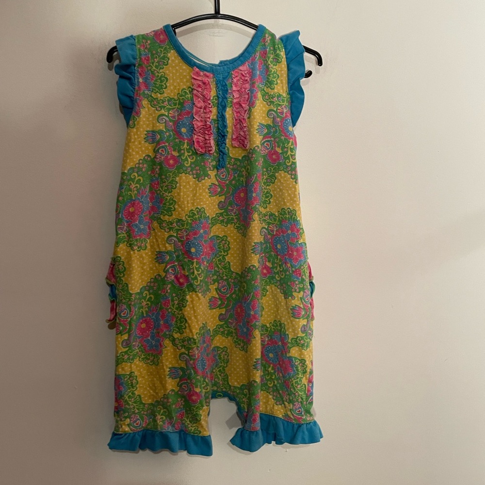 Flit & Flittertoddler girl romper‎ size 24 months with ruffles on back